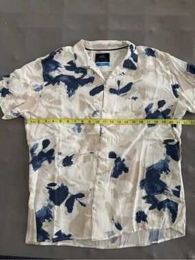 Men’s Large Short Sleeve Painted Floral Button-Up Shirt - White/Beige/Navy